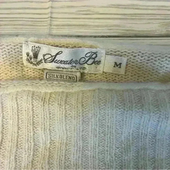 Vintage Sweater Bee by Banff Silk and Rabbit Blend - Picture 8 of 9